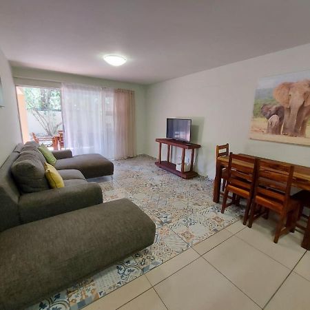 Eagle Views Windhoek Esterno foto