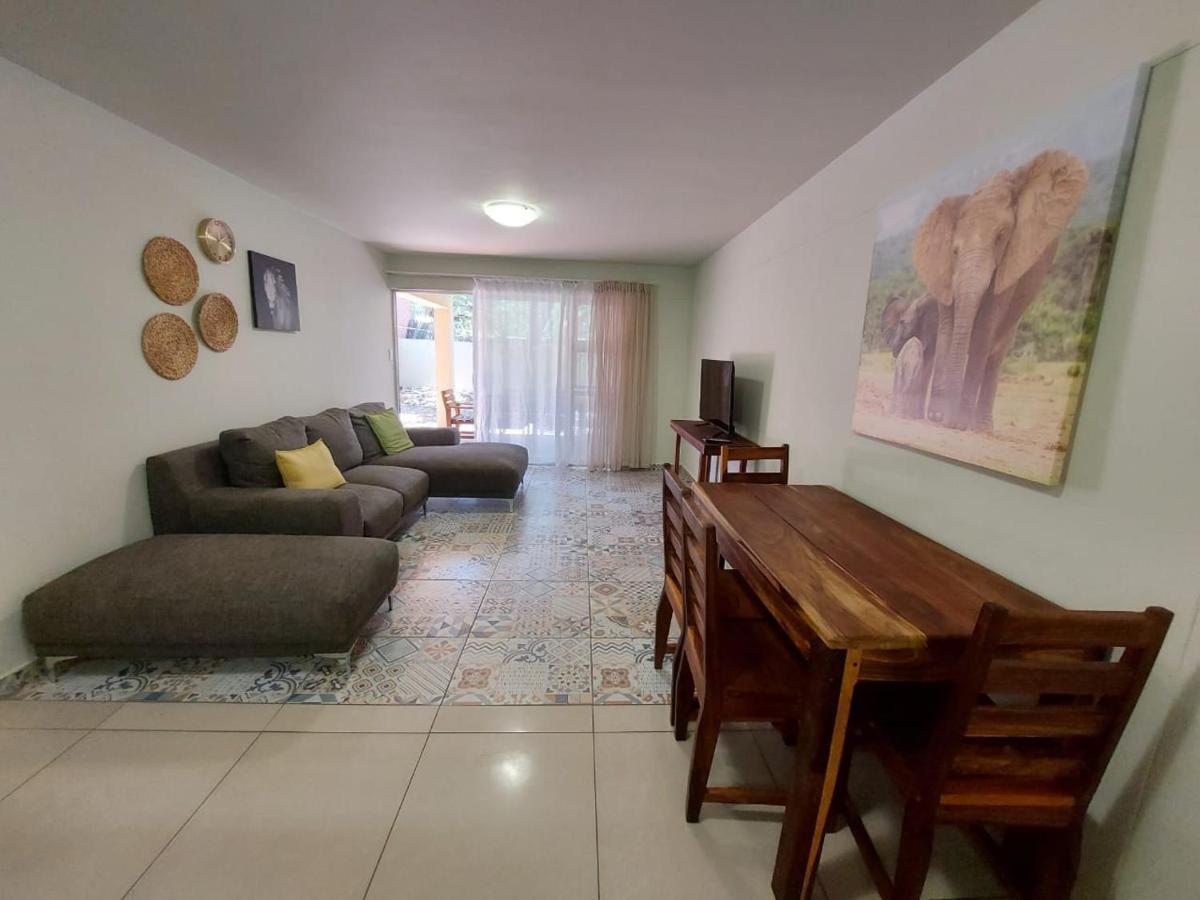 Eagle Views Windhoek Esterno foto