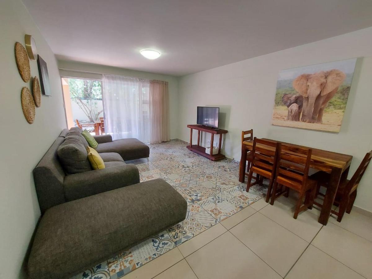Eagle Views Windhoek Esterno foto