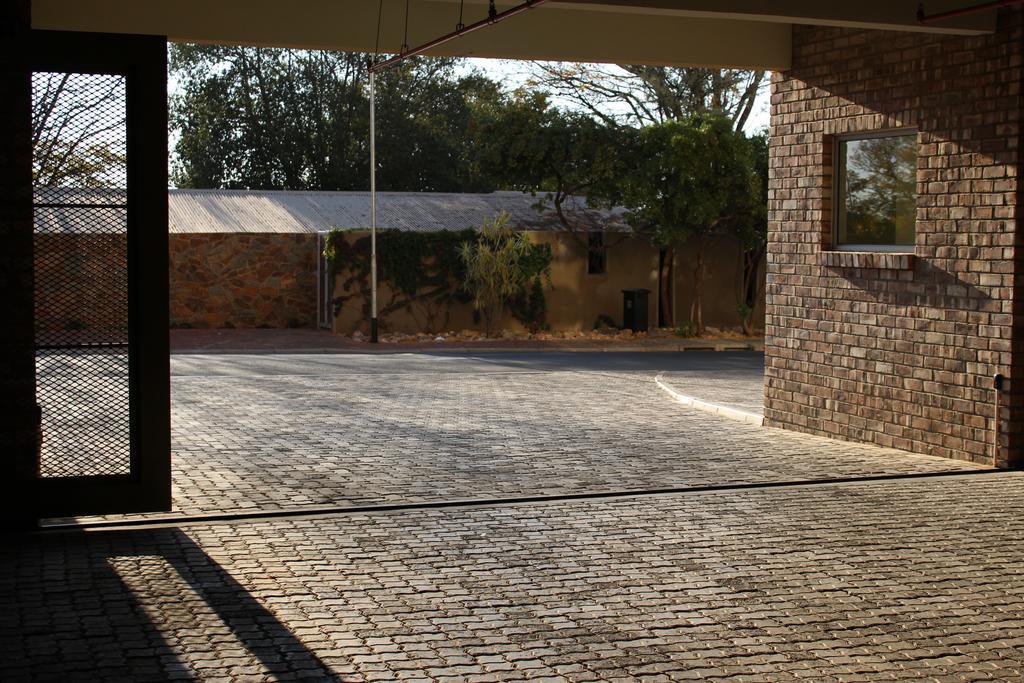 Eagle Views Windhoek Esterno foto